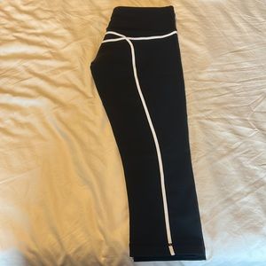 Lululemon “like new” Black tights size 8